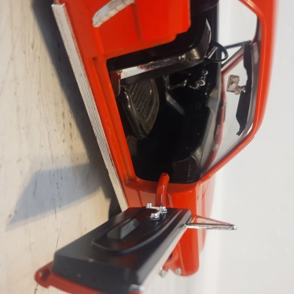FORD MUSTANG RED COUPE 1:18 RF.8122 1 OF 2500 SPECIAL REISSUE 2003 MIRA SOLIDO